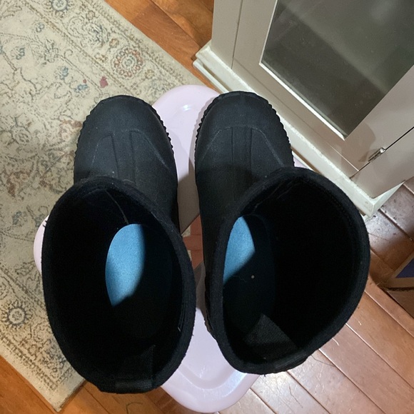 BOGS: Waterproof and weather resistant Slip-Ons; very GOOD condition..! - Picture 4 of 12